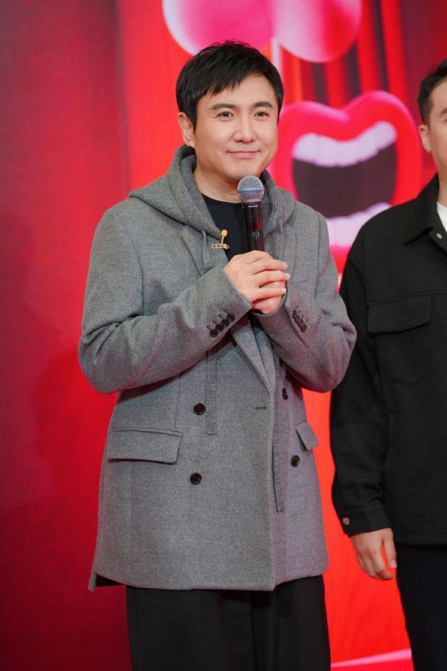 网友大英博物馆偶遇沈腾 夸其温和谦逊军艺校草名不虚传