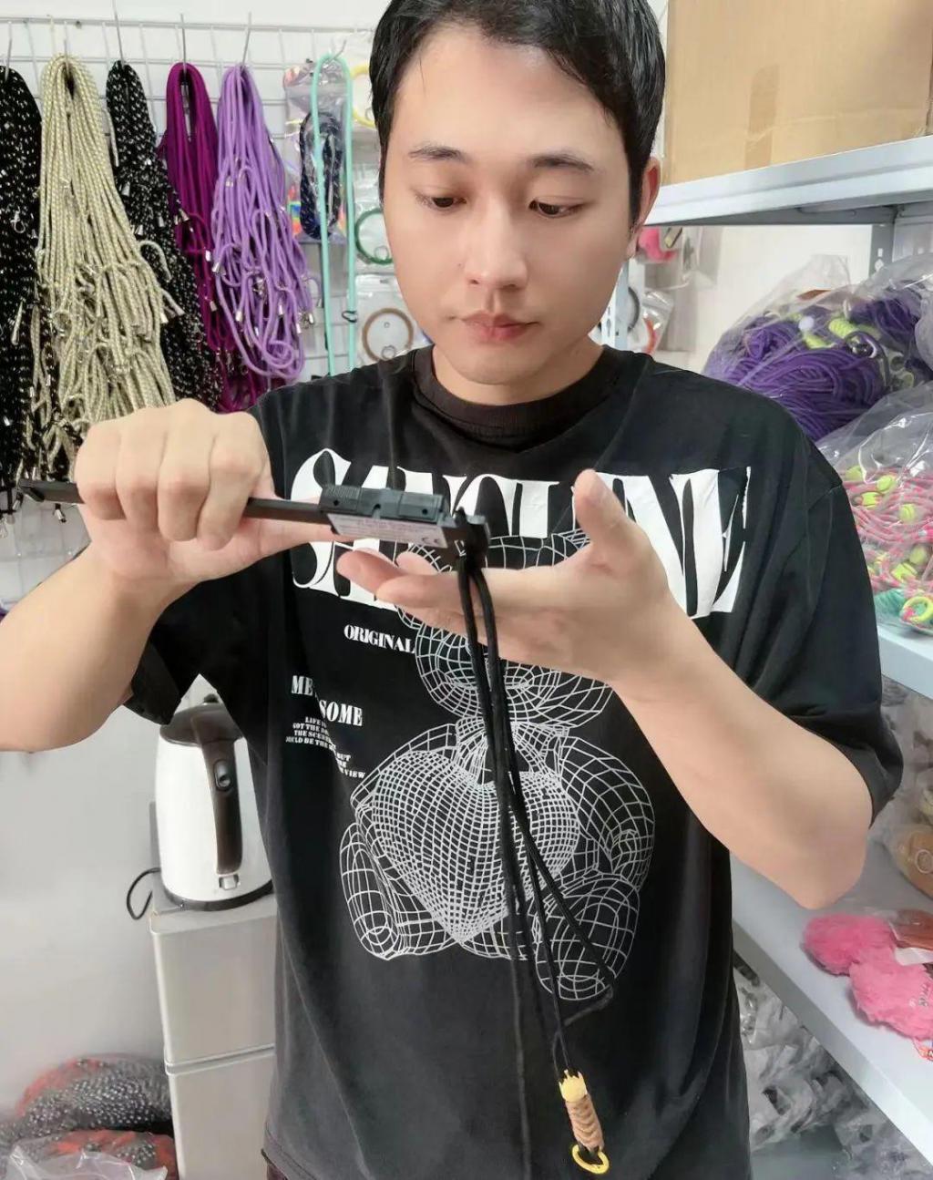 销量翻倍！深漂小伙盯上“出行神器”，狂销几万条