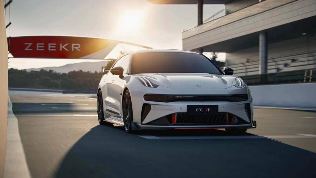 最高 3.7 万元!极氪开启大降价,还有一辆百万超跑蓄势待发