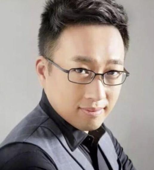 于正又挑事！怒怼演员邓为小牌耍大牌，还说自己伺候不起