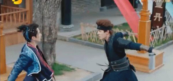 他胸肌是好，可救不了国产剧