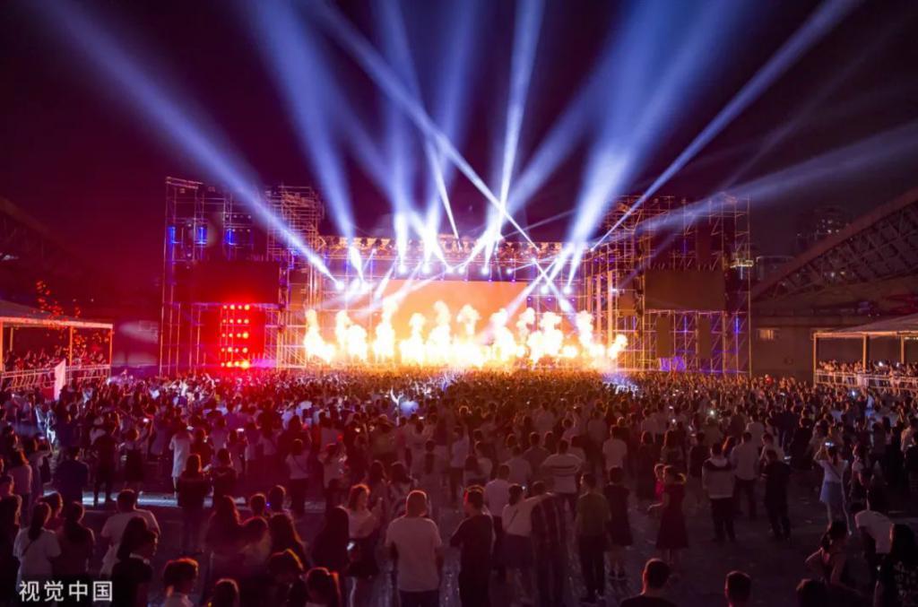 人多难管，为啥城市还爱演唱会？