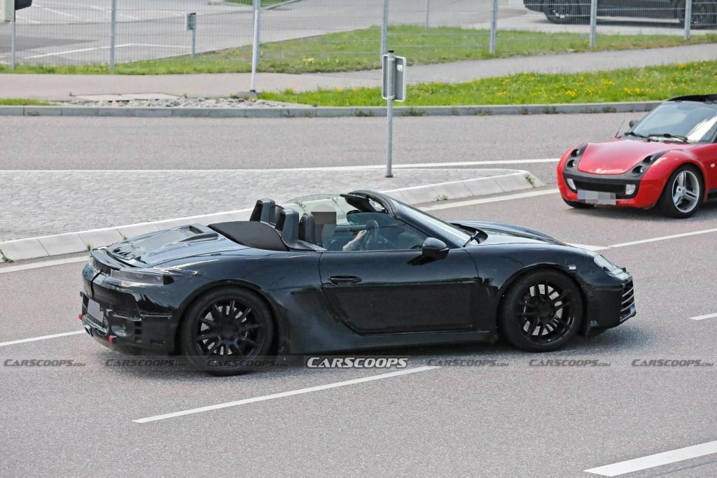 2025 款保时捷 718 Boxster 电动跑车路测照片曝光