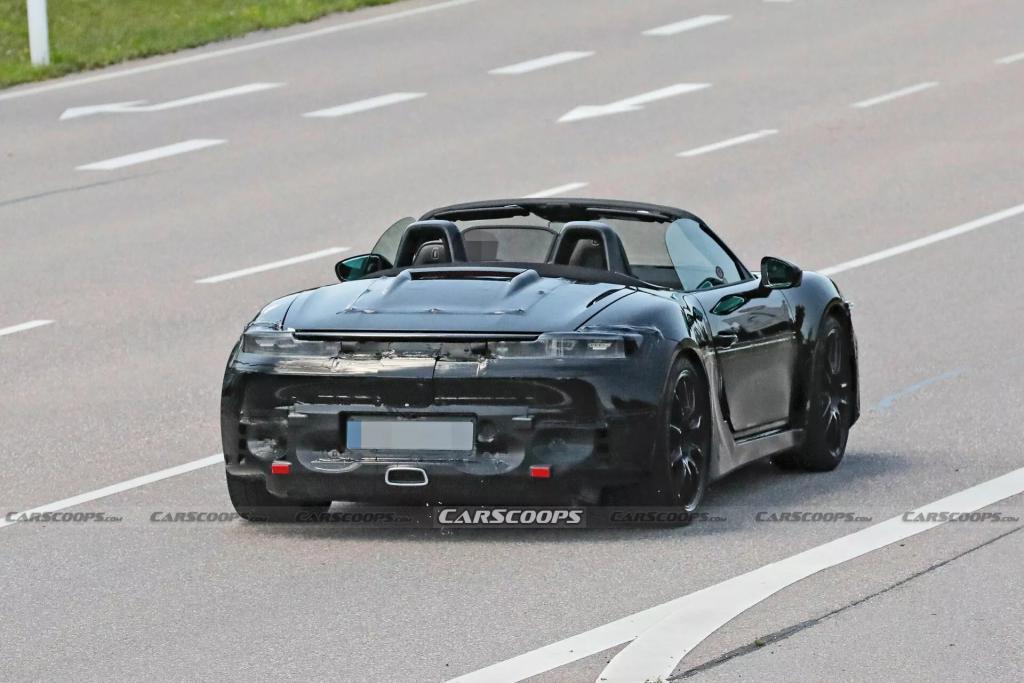 2025 款保时捷 718 Boxster 电动跑车路测照片曝光
