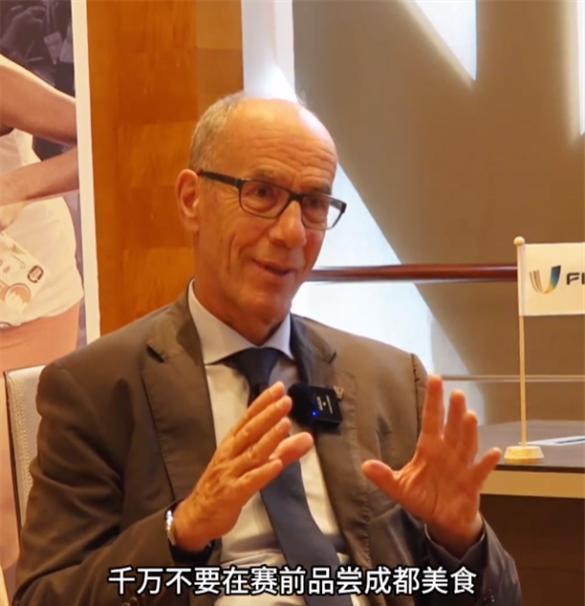 成都，你迷倒了多少外国腹肌男孩