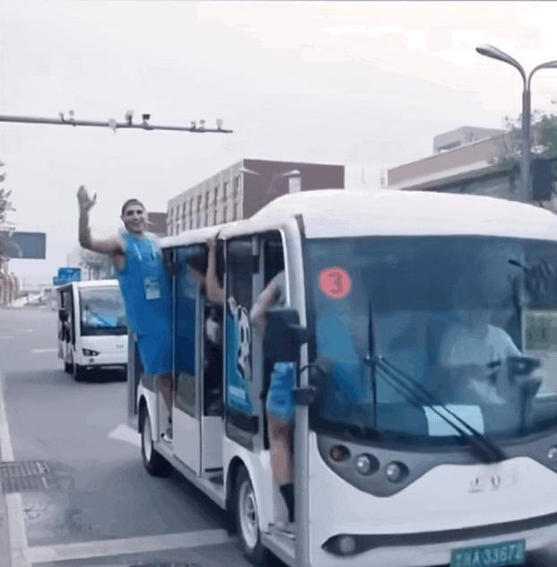 成都，你迷倒了多少外国腹肌男孩
