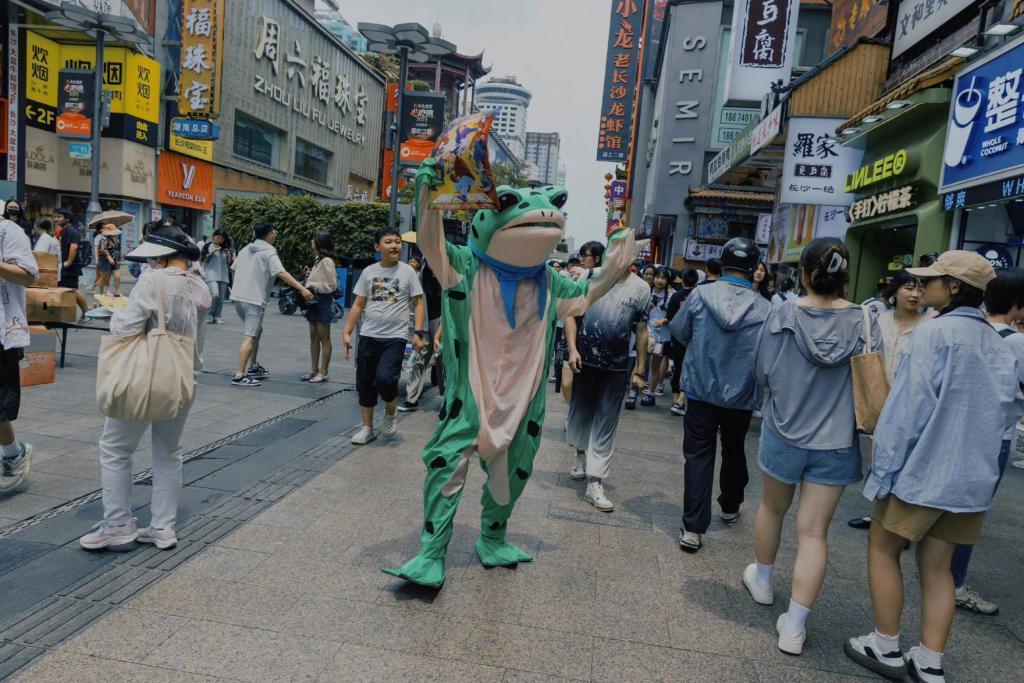 “孤注一掷”的暑期档能否打破纪录？