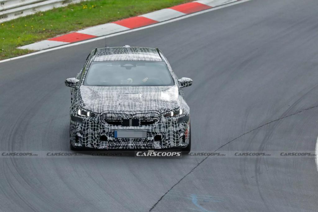 宝马 2025 款 M5 Touring 汽车赛道测试图再曝光