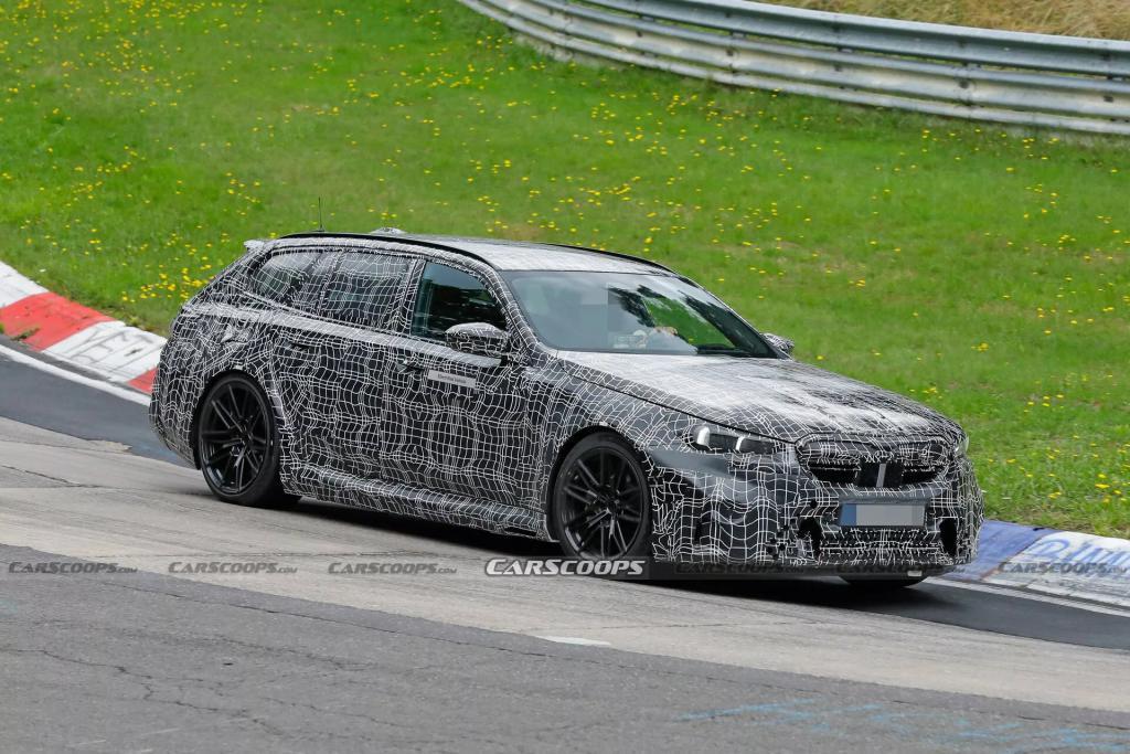 宝马 2025 款 M5 Touring 汽车赛道测试图再曝光