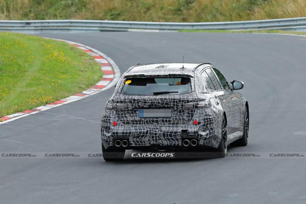 宝马 2025 款 M5 Touring 汽车赛道测试图再曝光