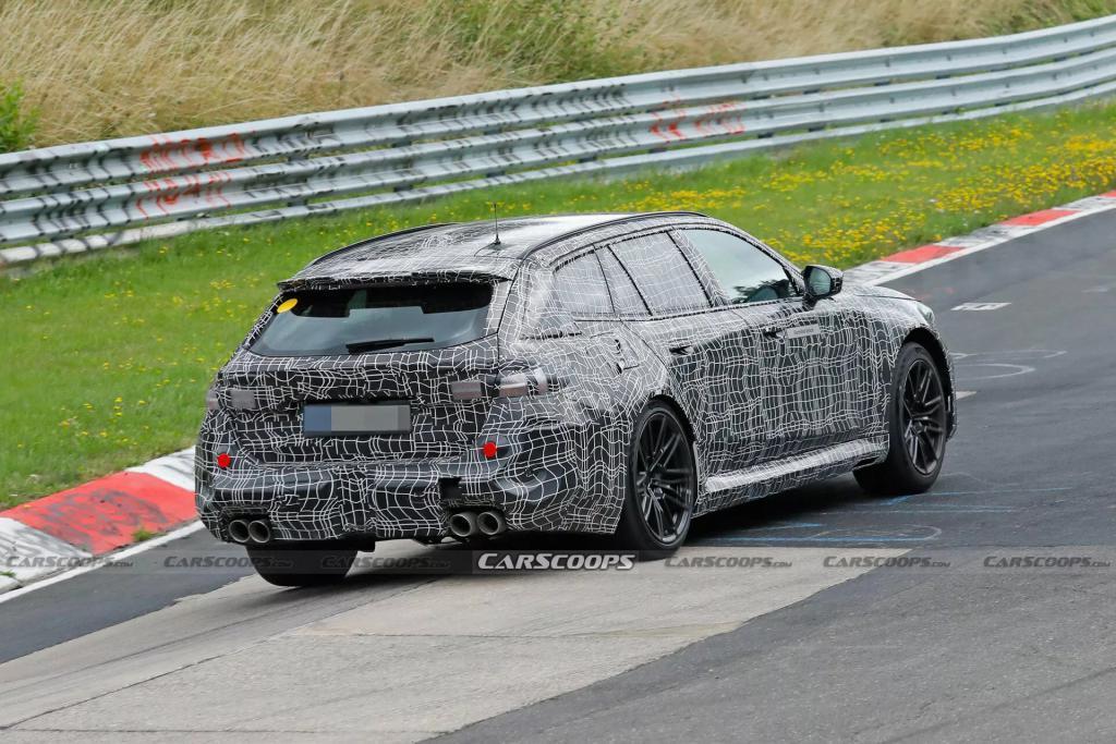 宝马 2025 款 M5 Touring 汽车赛道测试图再曝光