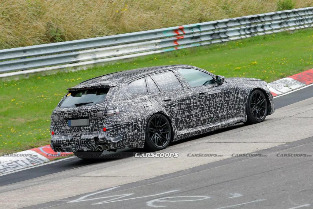 宝马 2025 款 M5 Touring 汽车赛道测试图再曝光