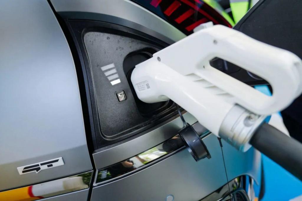 起亚与壳牌启动充电战略合作：首座超充站落地南京