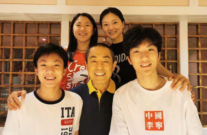曝张艺谋离婚，抛售3000W别墅已停更半年