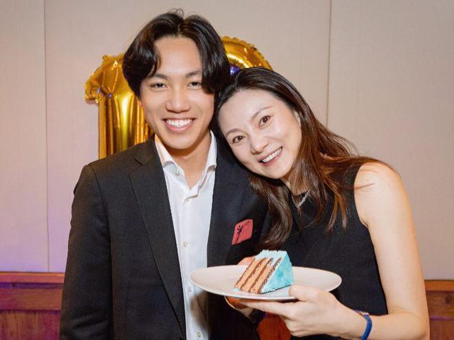 曝张艺谋离婚，抛售3000W别墅已停更半年