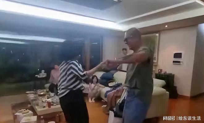 大S现身韩国生产? 小S带家人旅游 与具俊晔跳舞