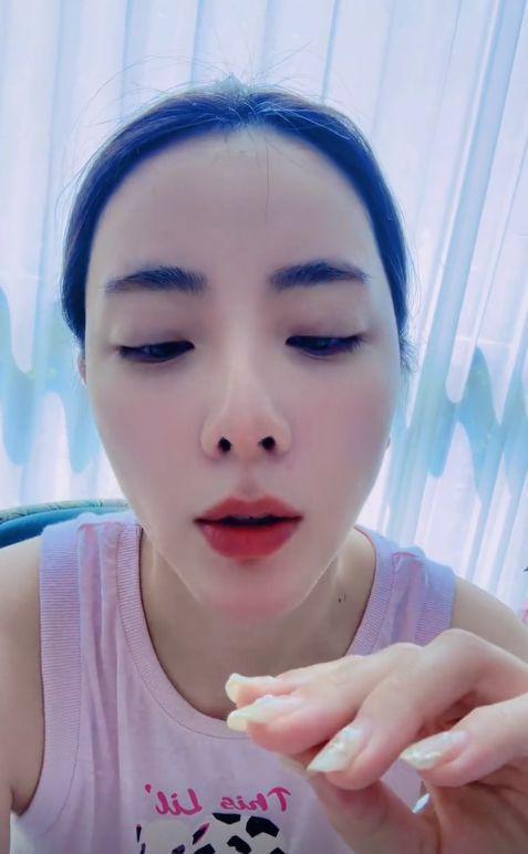 主持人李思思重返职场 为好好工作把俩儿子送老家