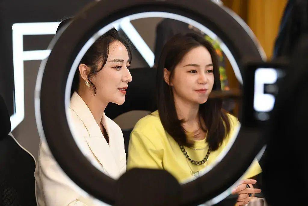 押注AI直播带货！薇娅又“回来”了？