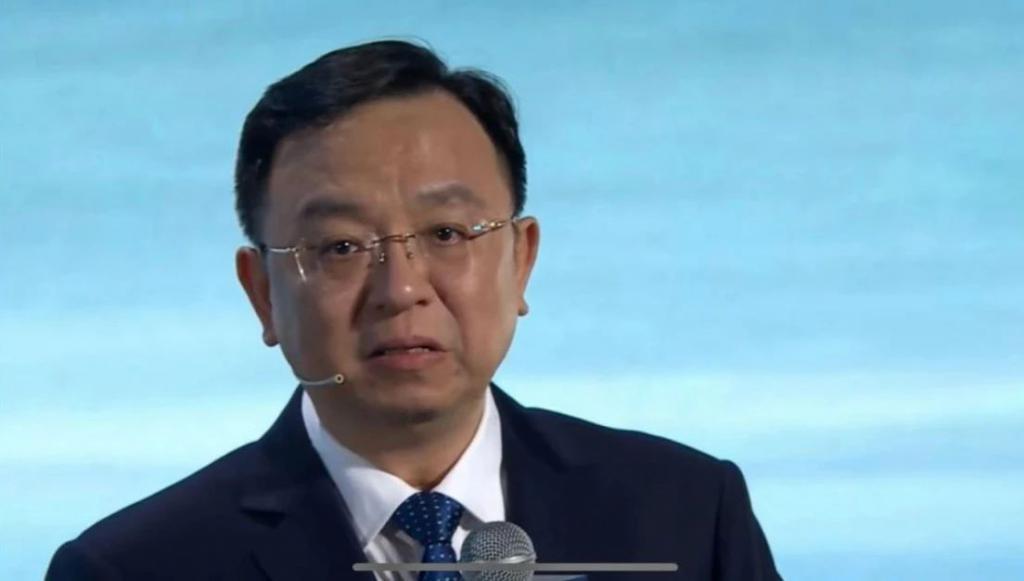 王传福哭着要在一起，但长城想打一架，这场舆论战谁赢了？