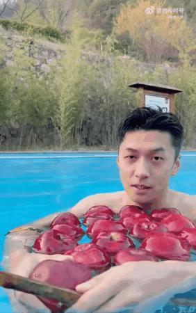 7 亿人看猛男擦边，这就是顶级商战？