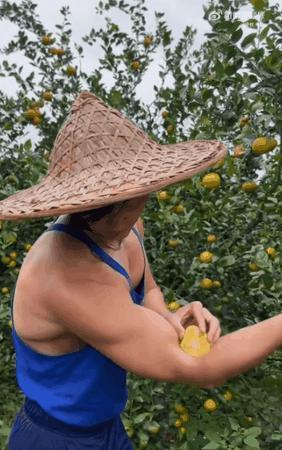 7 亿人看猛男擦边，这就是顶级商战？