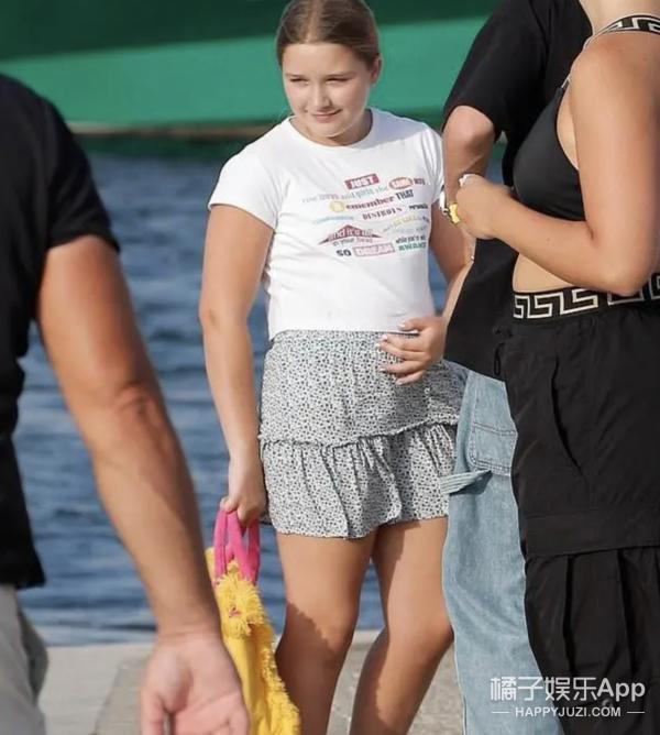 还记得贝克汉姆女儿小七吗？她瘦了？