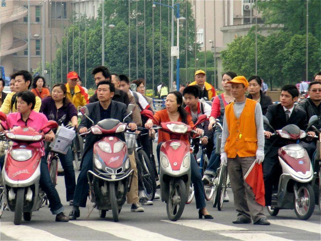 电瓶车也在搞无人驾驶，你说厂商们这是图啥。。。