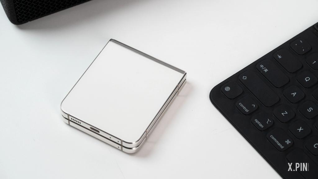 体验完7499的三星第五代折叠屏，我只能说它懂时尚单品。