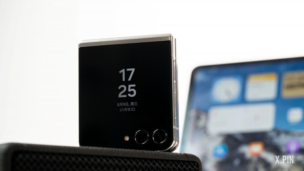 体验完7499的三星第五代折叠屏，我只能说它懂时尚单品。