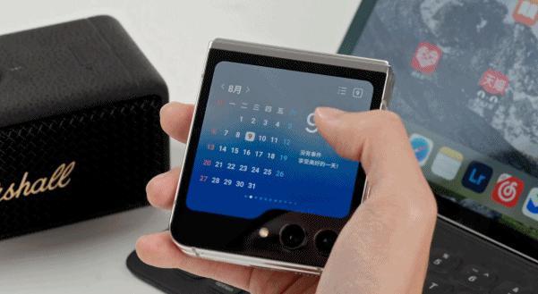 体验完7499的三星第五代折叠屏，我只能说它懂时尚单品。