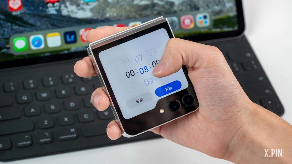 体验完7499的三星第五代折叠屏，我只能说它懂时尚单品。