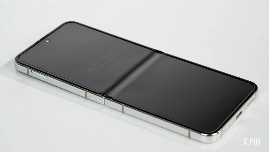 体验完7499的三星第五代折叠屏，我只能说它懂时尚单品。