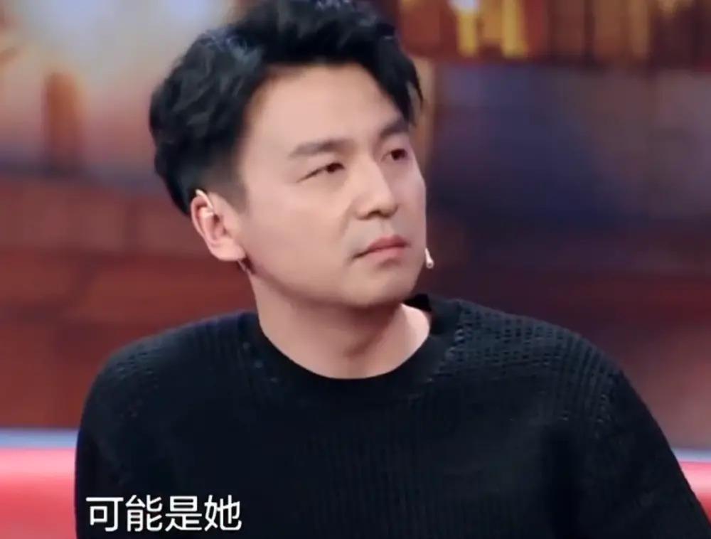 雷佳音老婆晒照被疑有二胎，11岁女儿手机不离手