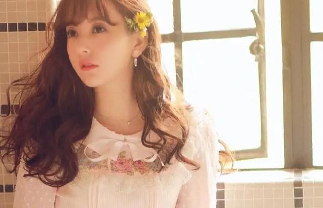 方媛郭富城太甜蜜，近照模样大变，神似Angelababy