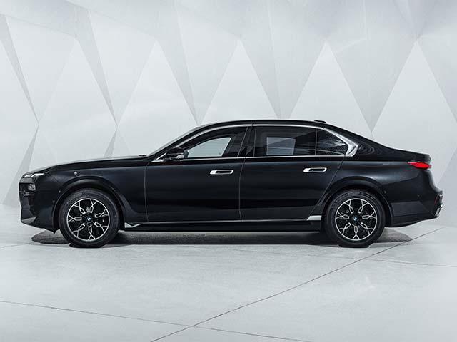 全球首款采用全电动驱动的防弹轿车：BMW i7 Protection