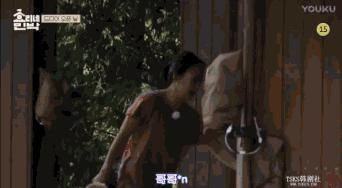 “国民妖精”撩遍帅哥却嫁丑男10年，炒房亏了拍广告捞金？