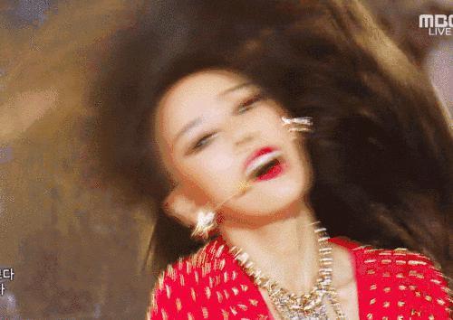 “国民妖精”撩遍帅哥却嫁丑男10年，炒房亏了拍广告捞金？