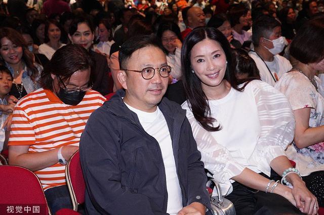 温拿五虎演唱会举行尾场 张智霖袁咏仪等到场观看