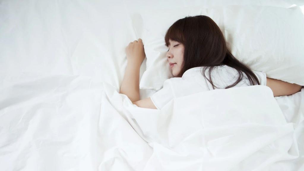 千万别再用这个姿势睡觉！当心把你的身体全毁了！