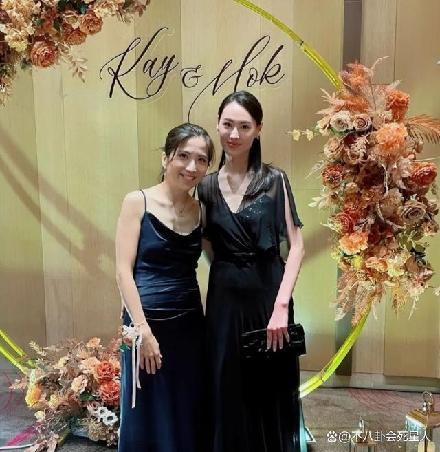 曝光长子正脸，低调了12年的梁洛施，终于“不怕”李嘉诚了