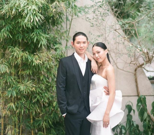 霍英东孙女体验农村生活，打扮朴素踩泥地里不嫌脏