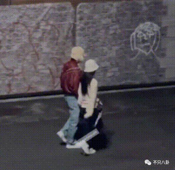 她也在暗戳戳秀恩爱？这个团还有没恋爱的吗？
