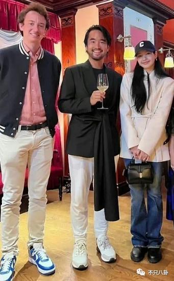 她也在暗戳戳秀恩爱？这个团还有没恋爱的吗？
