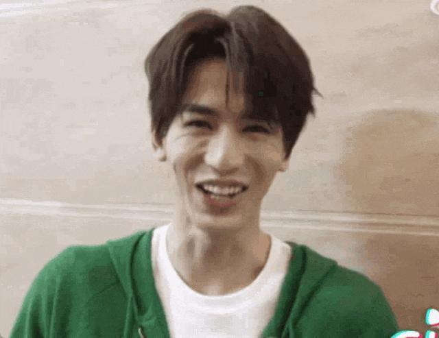 一做表情就崩的明星，邓为白鹿陈都灵，简直判若两人