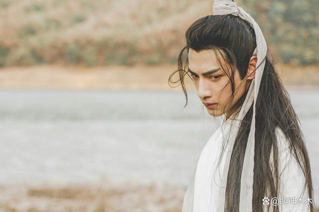 一做表情就崩的明星，邓为白鹿陈都灵，简直判若两人