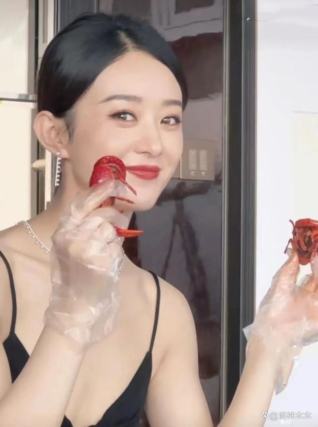 85花化妆师难混！春楠晒赵丽颖新妆容，回击刘诗诗粉丝