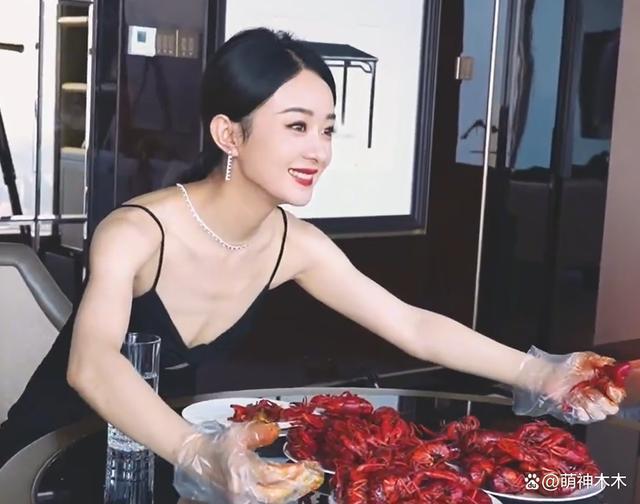 85花化妆师难混！春楠晒赵丽颖新妆容，回击刘诗诗粉丝