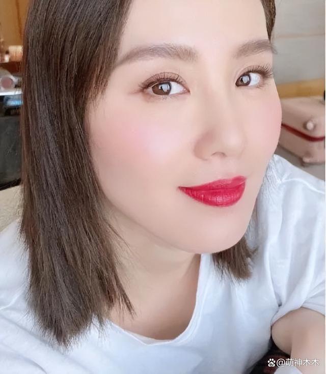 85花化妆师难混！春楠晒赵丽颖新妆容，回击刘诗诗粉丝