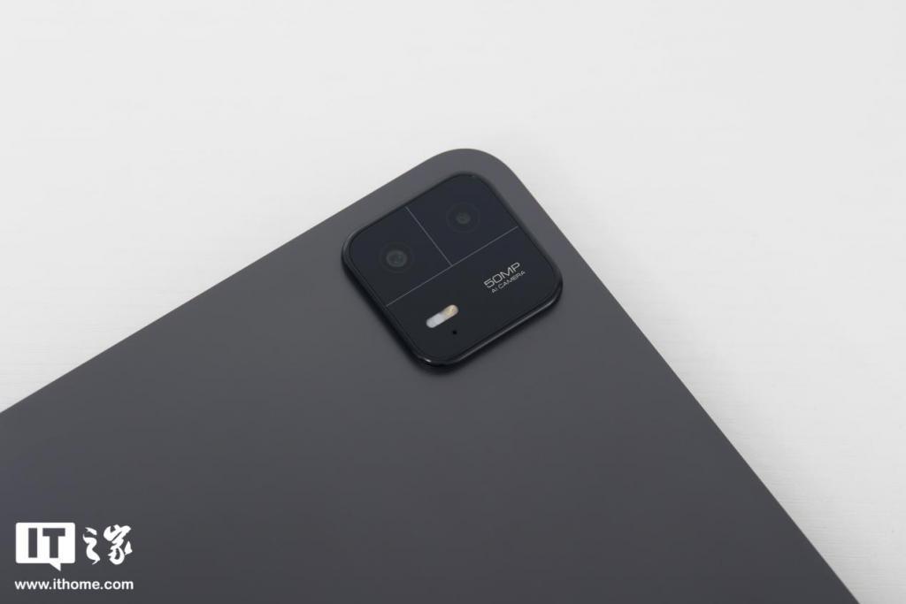 小米平板 6 Max 14 图赏：史无前例的 14 英寸浩瀚巨屏