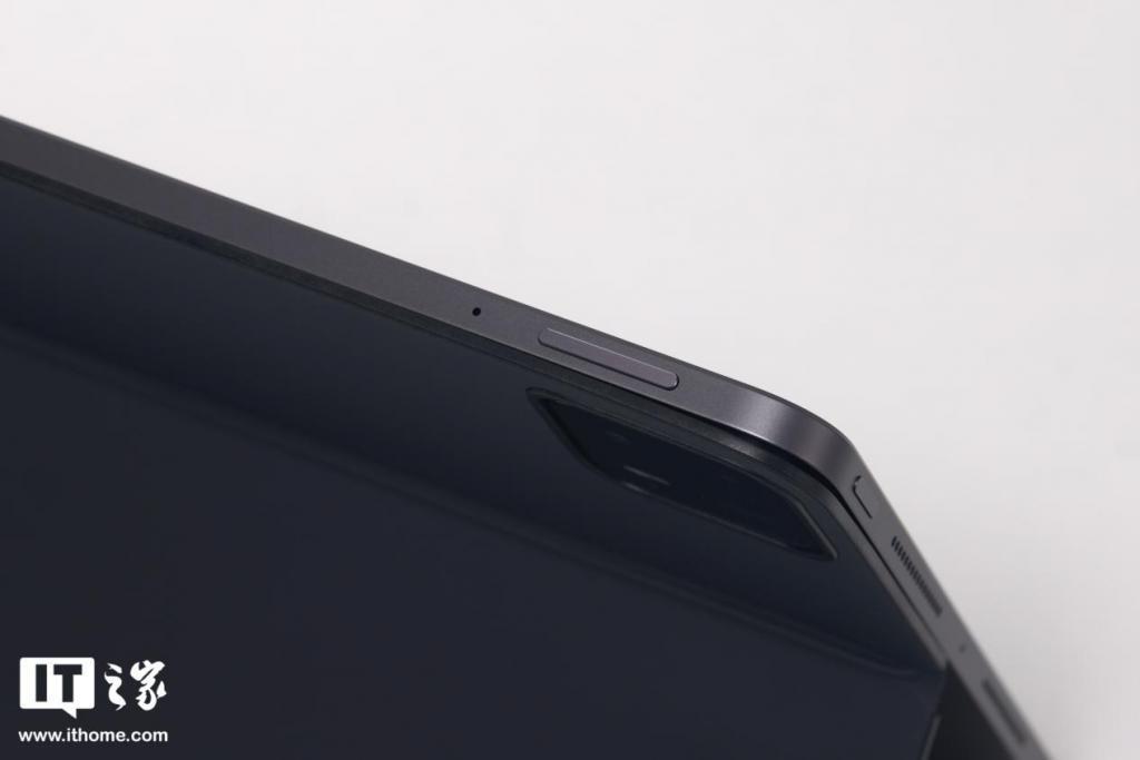 小米平板 6 Max 14 图赏：史无前例的 14 英寸浩瀚巨屏